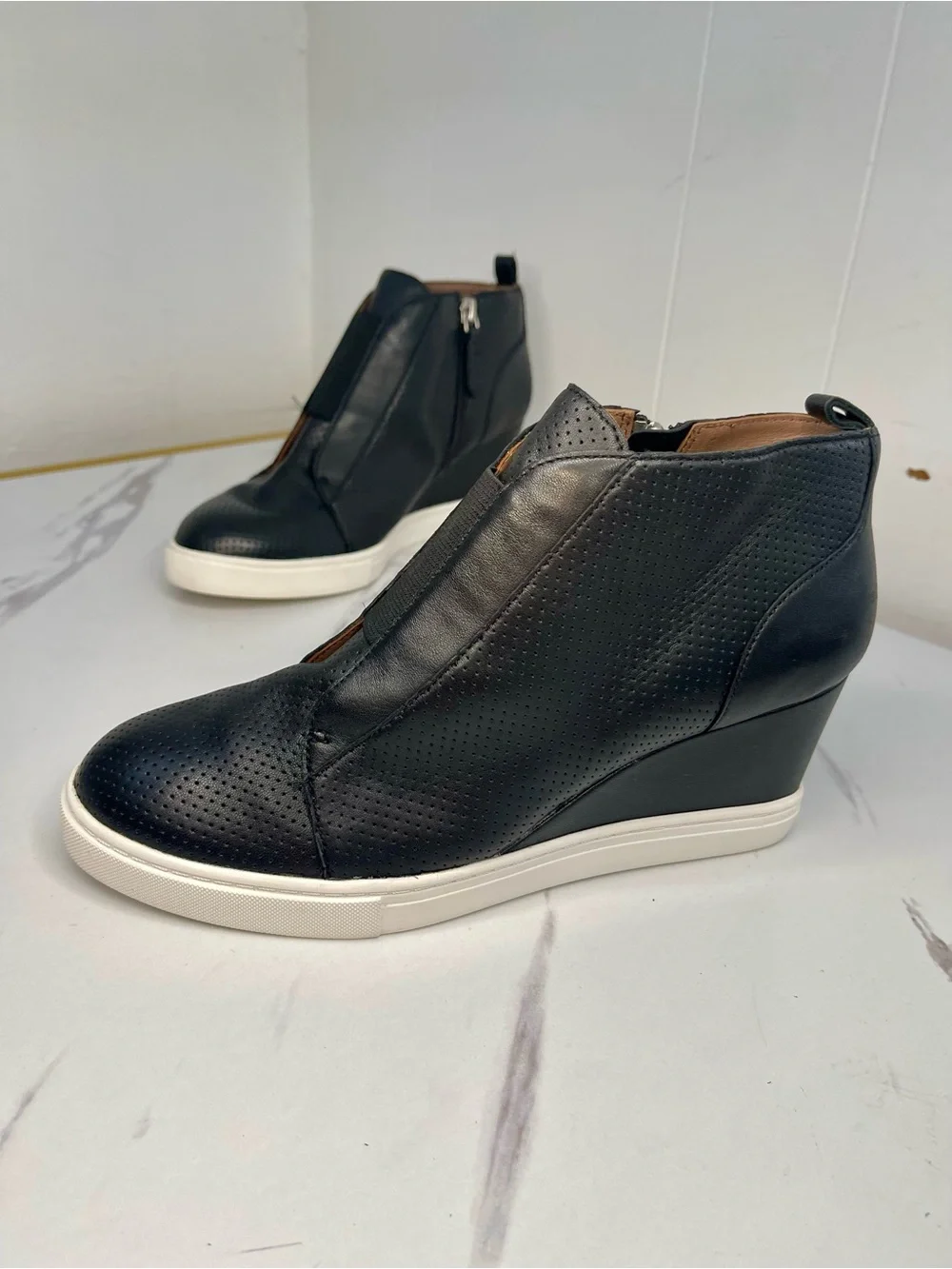 Linea Paolo Shoes Womens 7 M Black Anna Leather Wedge Ankle Boot Zip Comfort